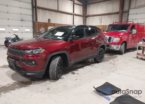 2022 Jeep Compass Altitude 4X4 z USA, uszkodzony, nr VIN 3C4NJDBB4NT196219